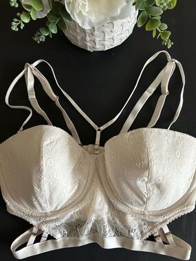 Victoria’s Secret White/Cream Lace Bustier – 36DD (Fits Like 36D)